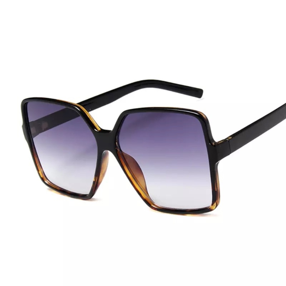 3/$30 🖤 Oversized Square Sunglasses - Picture 2 of 3